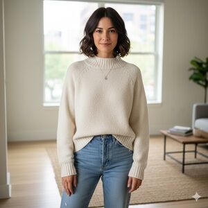 Old Navy Women's Cropped Cozy Off White Turtleneck Sweater size‎ Medium